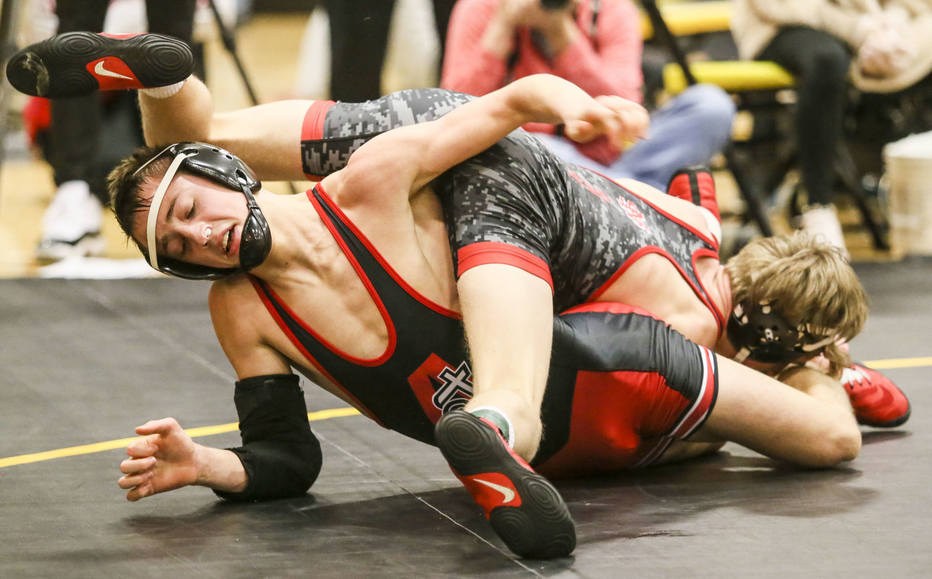 020120-qc-spt-mac wrestling-08.JPG